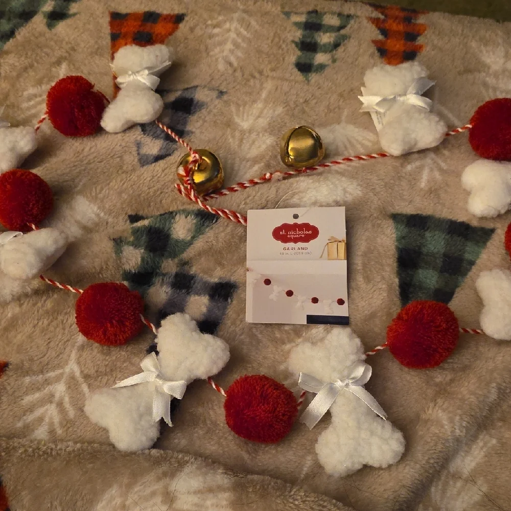 St. Nicholas Square Red and White Garland